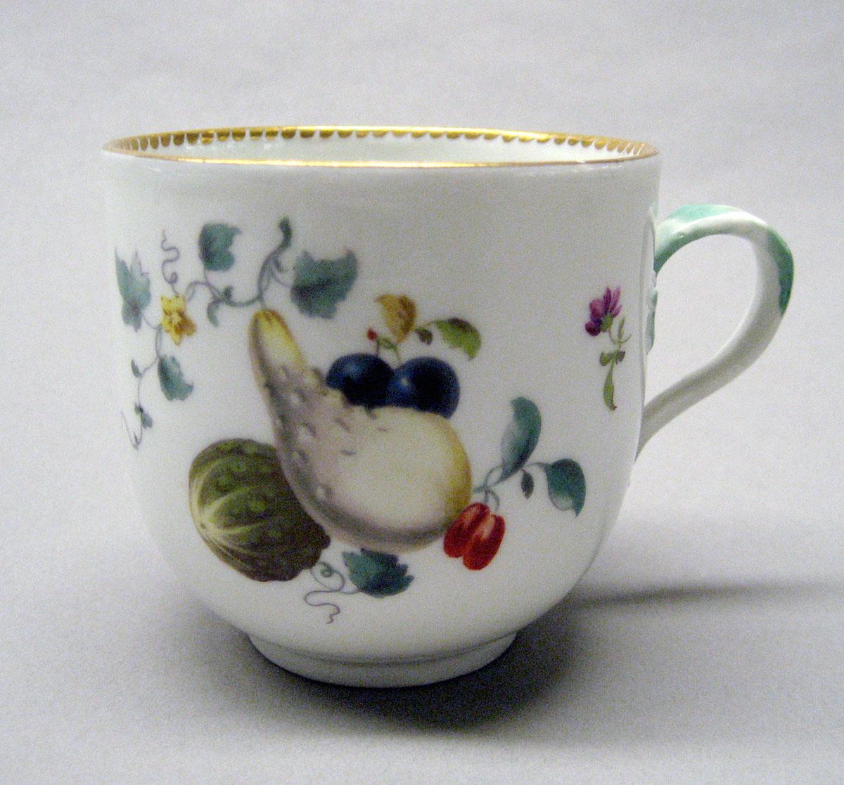 2001.0003.006.025 Coffee cup, overall