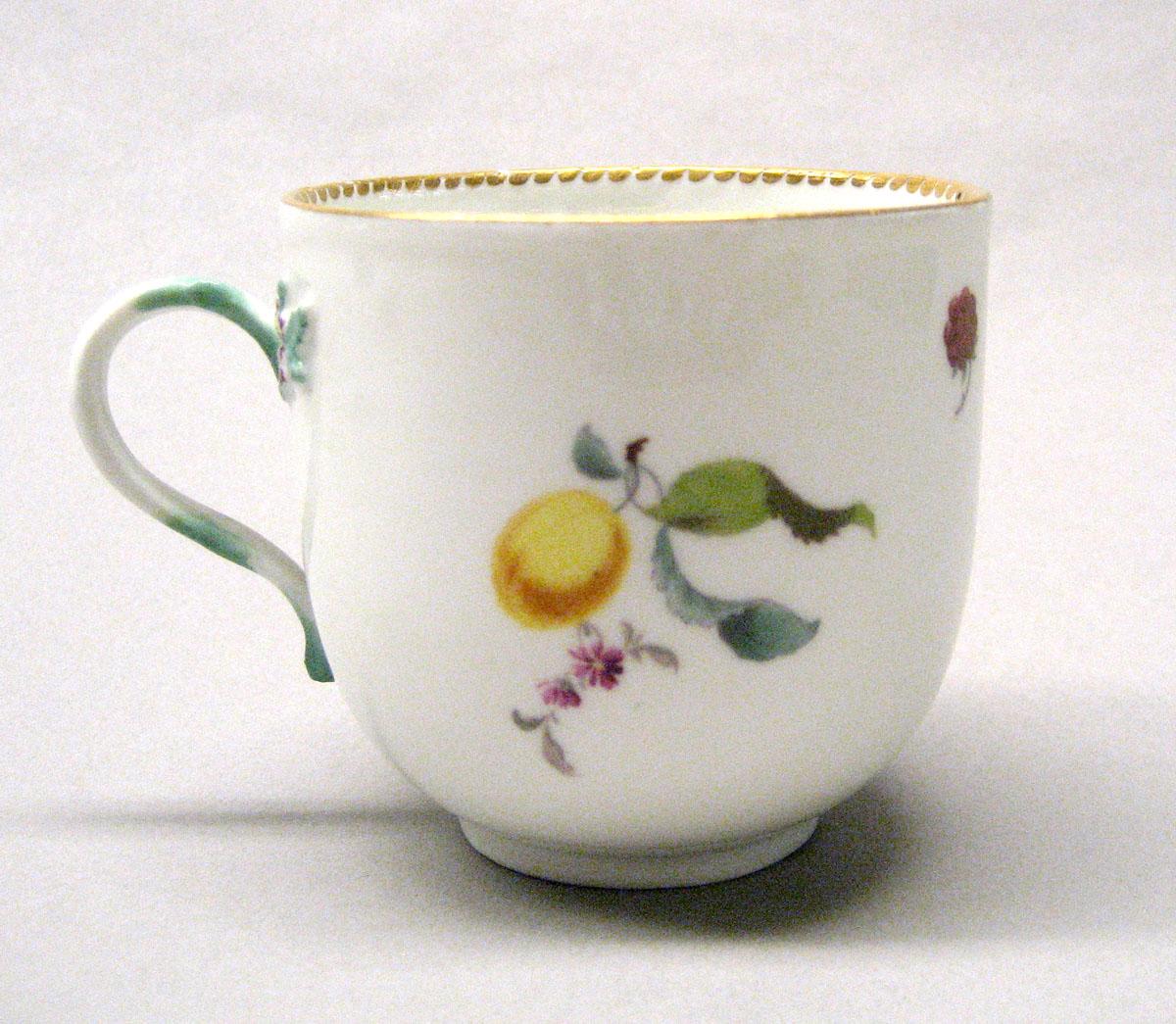 2001.0003.006.025 Coffee cup, side 2