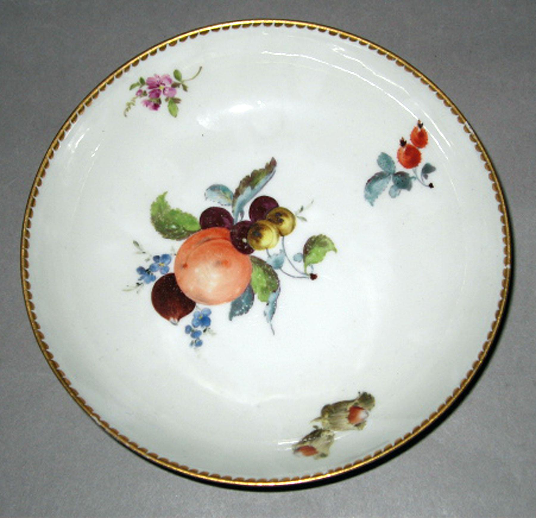 2001.0003.006.027 Meissen saucer
