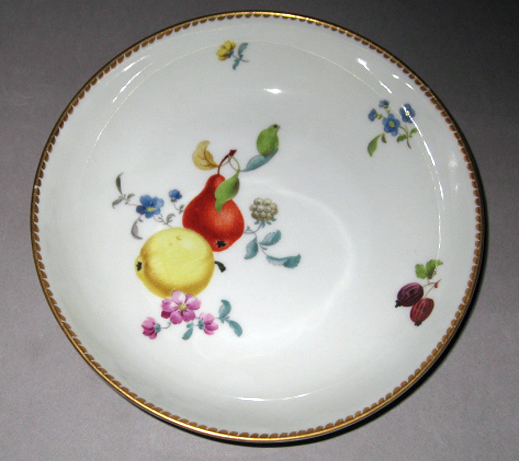 2001.0003.006.028 Meissen saucer