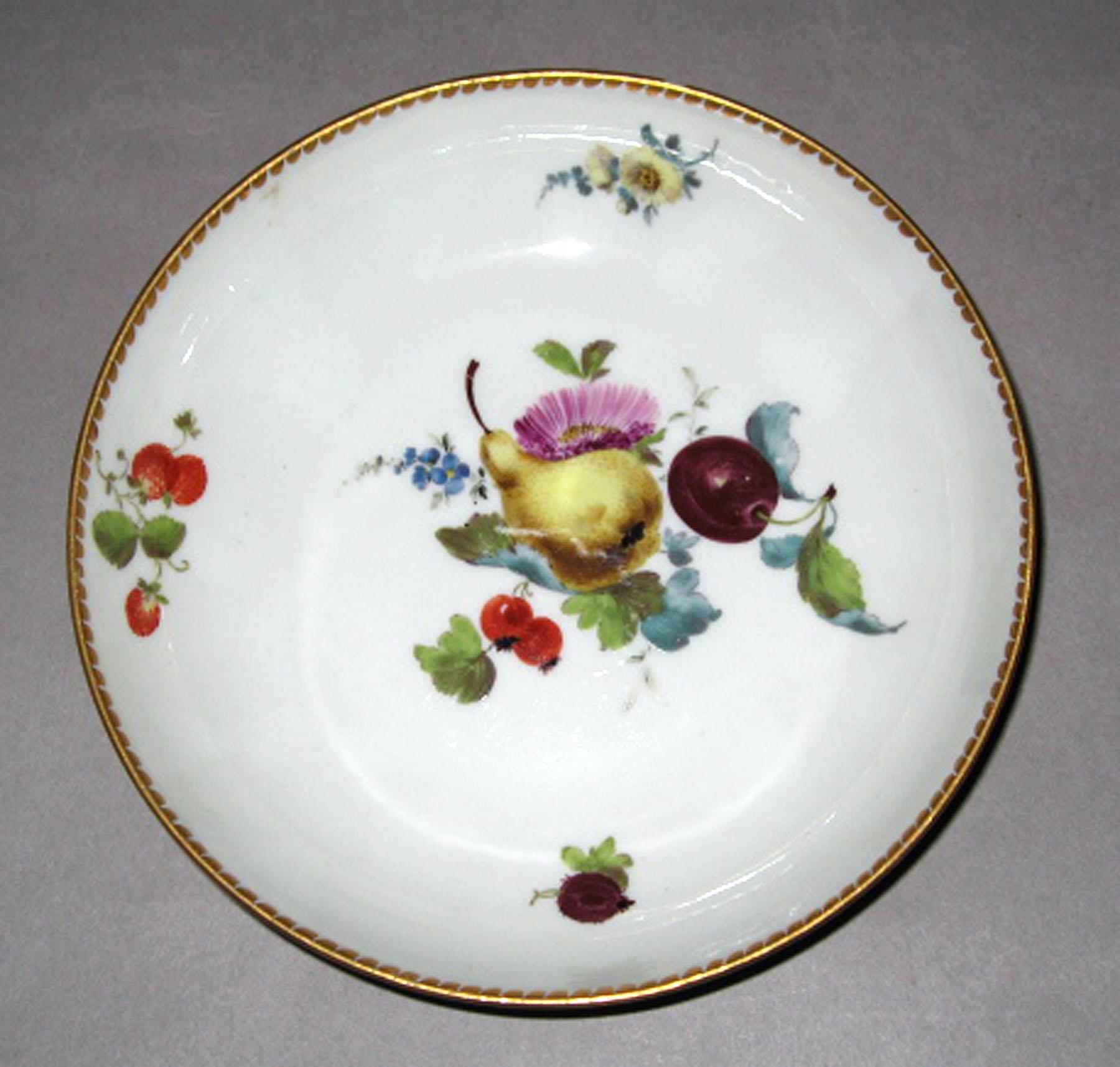 2001.0003.006.030 Meissen saucer
