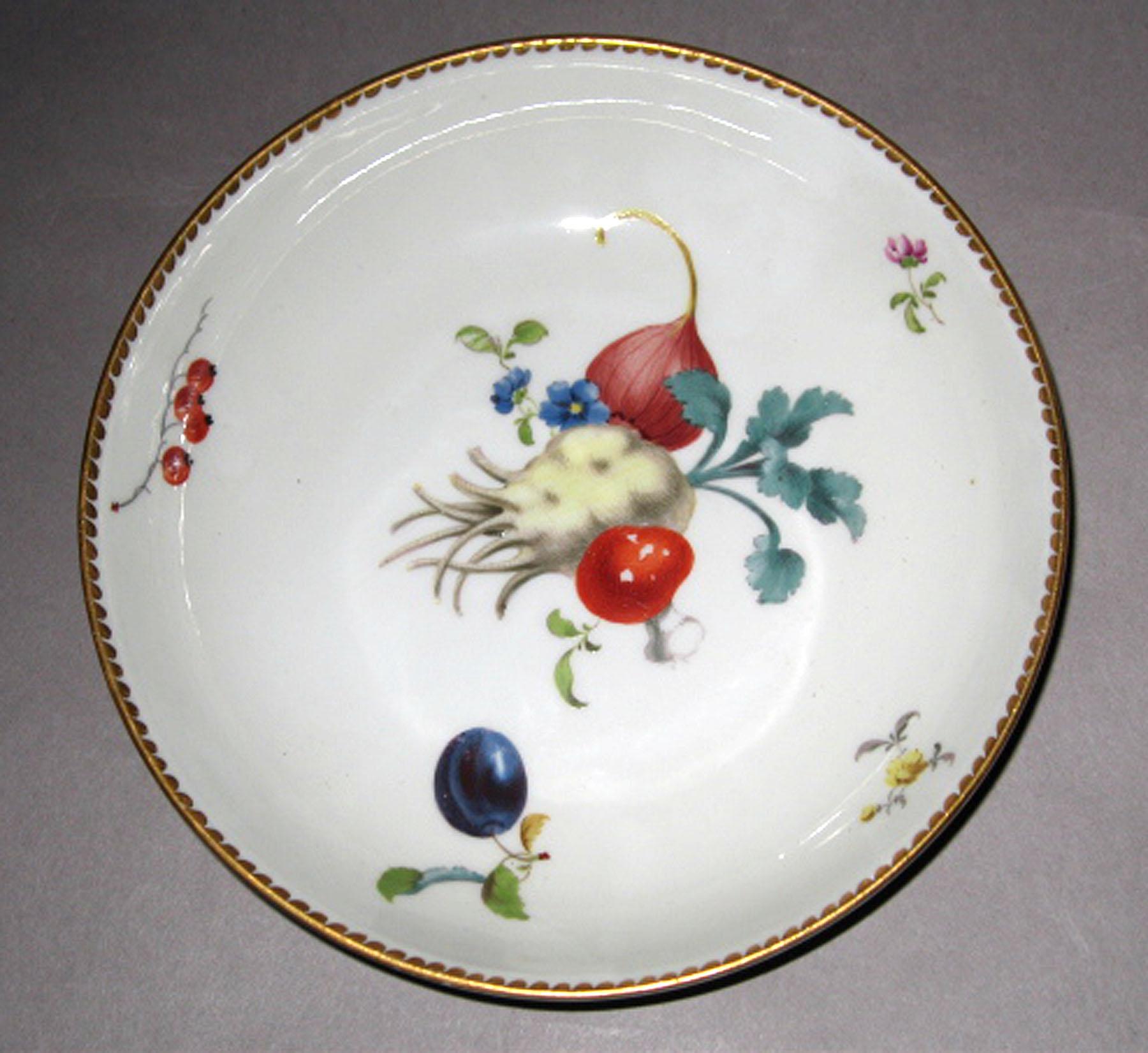 2001.0003.006.031 Meissen saucer