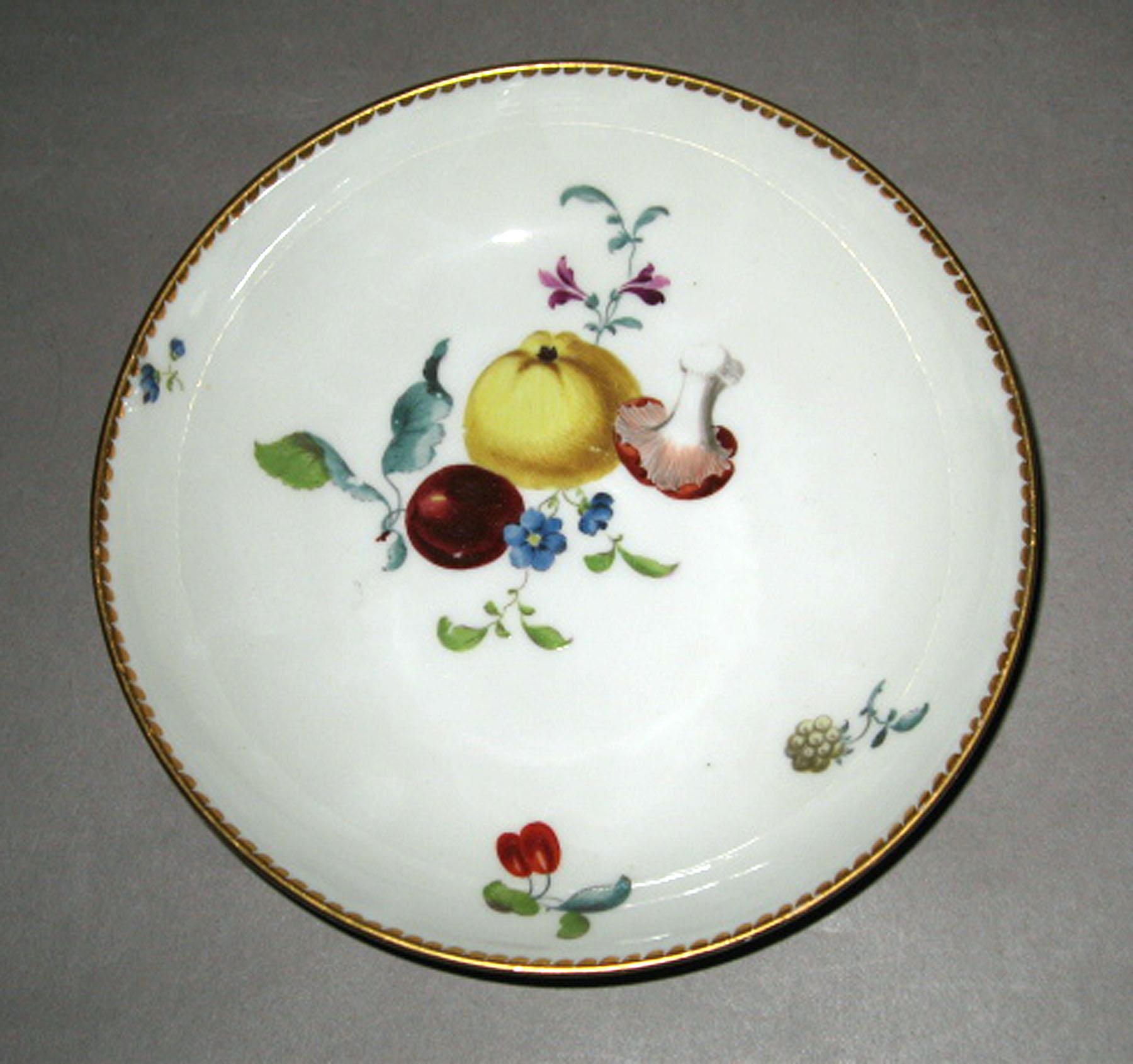2001.0003.006.032 Meissen saucer