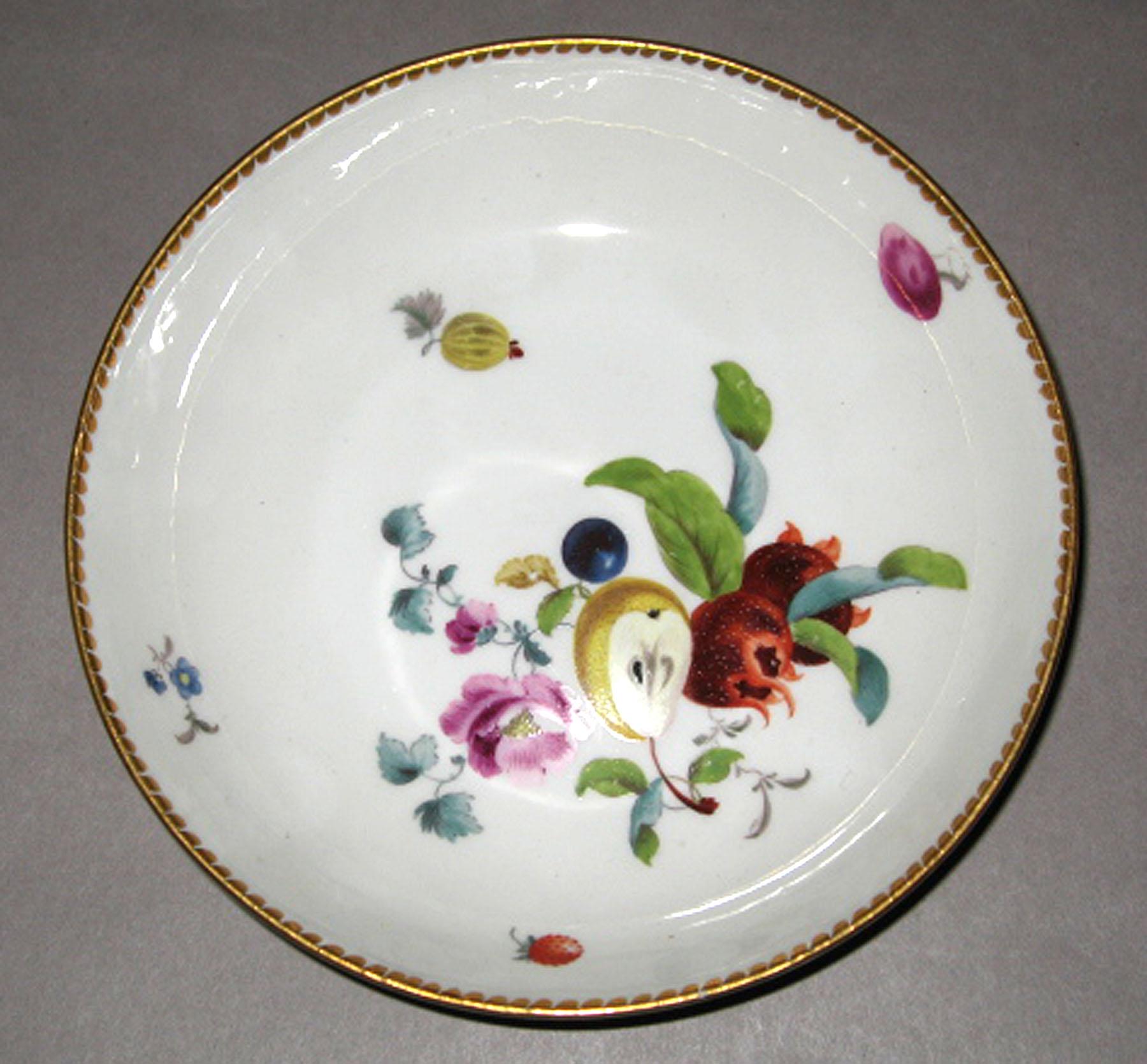 2001.0003.006.033 Meissen saucer