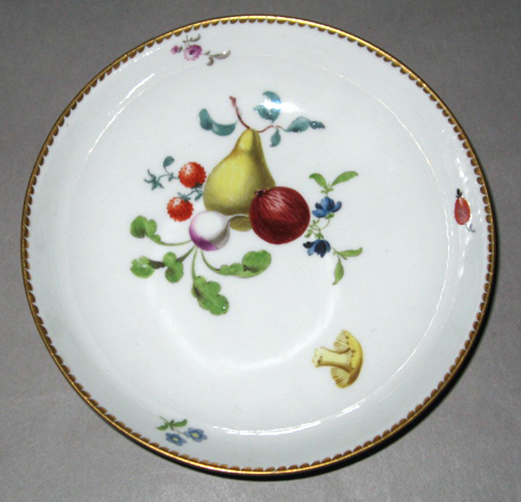 2001.0003.006.035 Meissen porcelain saucer