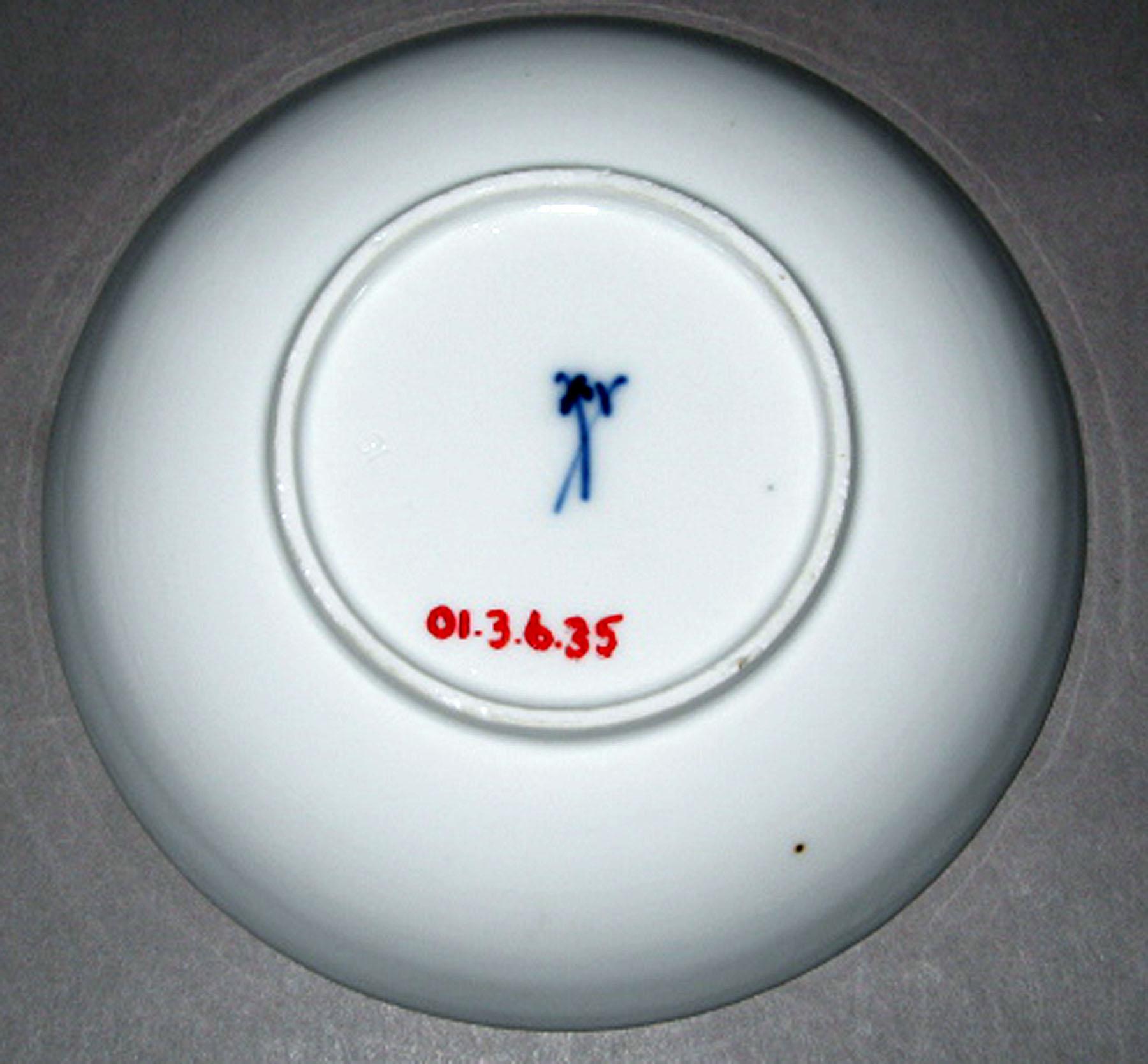 2001.0003.006.035 Meissen porcelain saucer (mark)