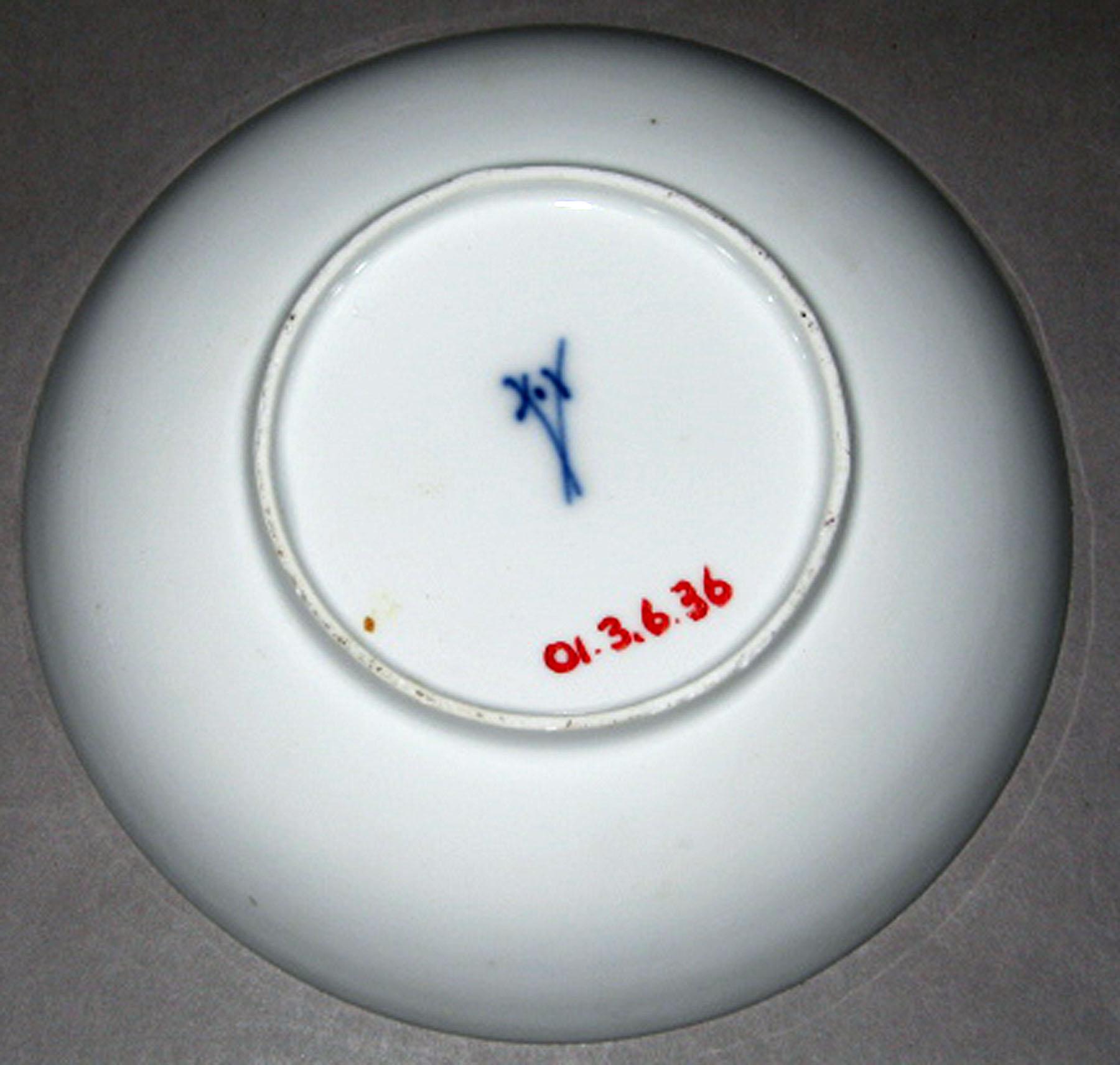 2001.0003.006.036 Meissen porcelain saucer (mark)