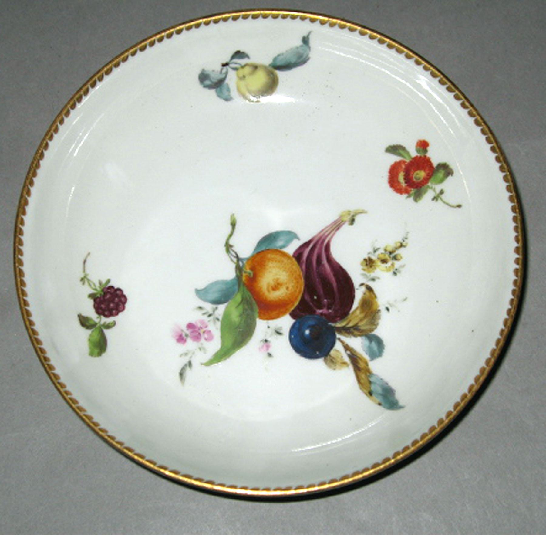 2001.0003.006.038 Meissen porcelain saucer