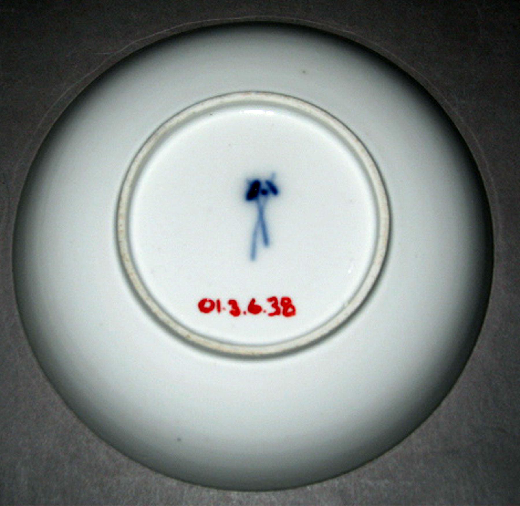 2001.0003.006.038 Meissen porcelain saucer (mark)