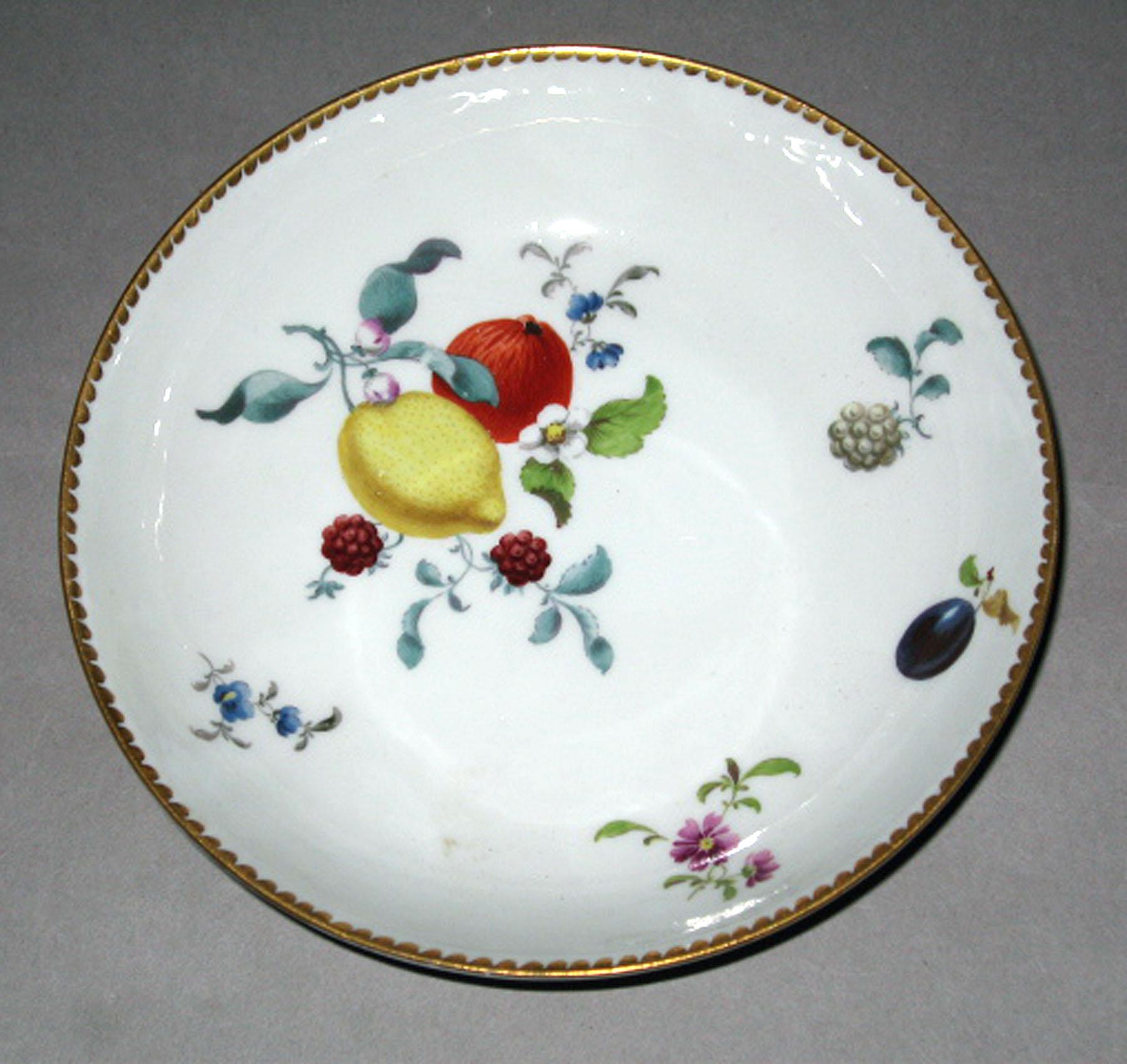 2001.0003.004.040 Meissen porcelain saucer