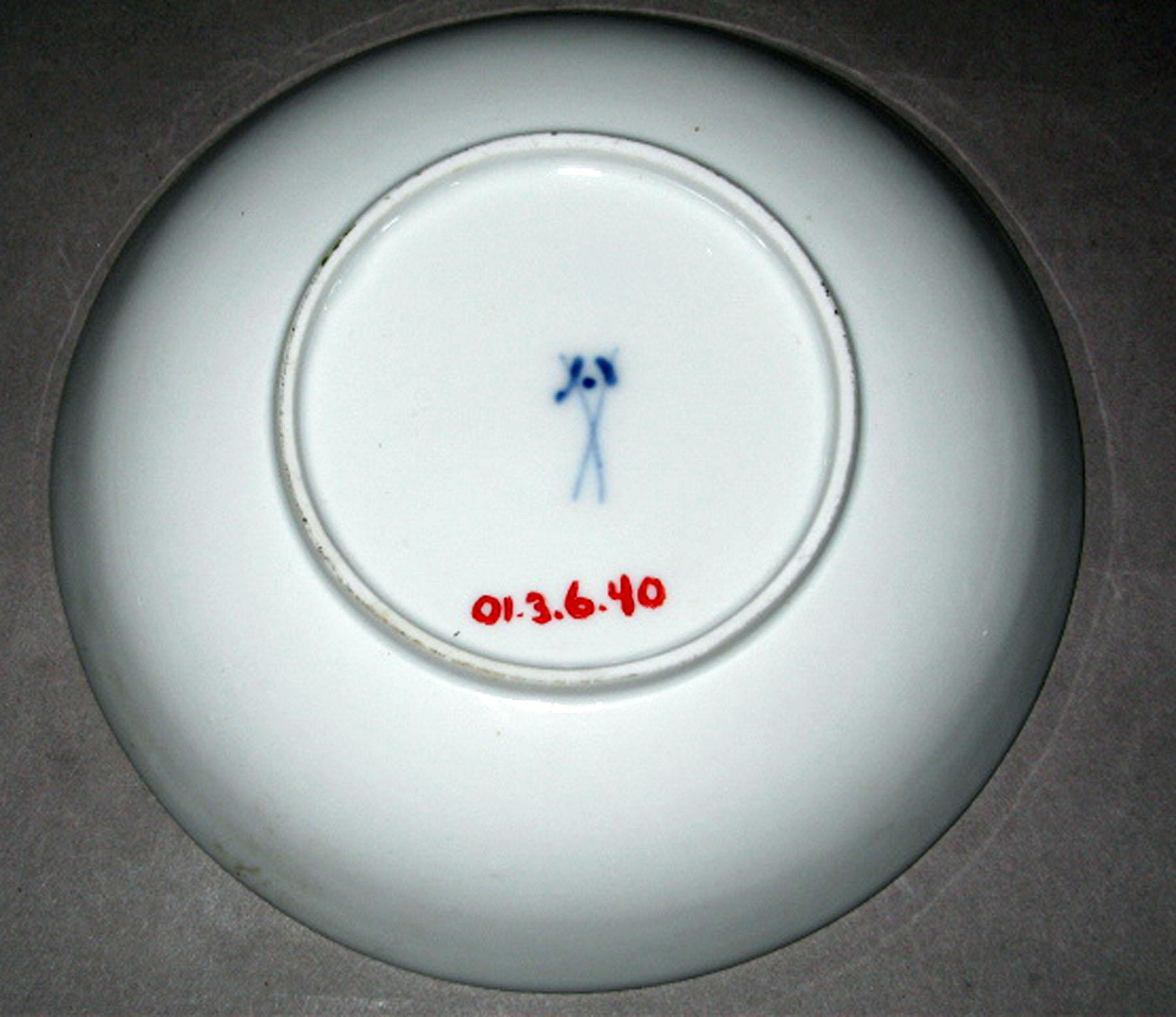 2001.0003.004.040 Meissen porcelain saucer (mark)