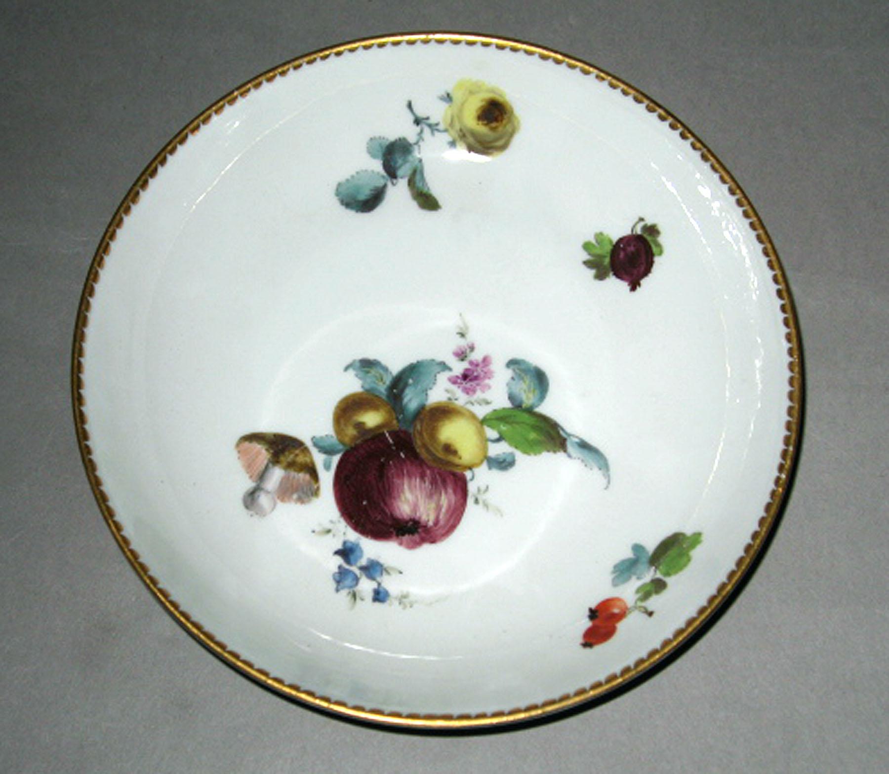2001.0003.006.043 Meissen saucer