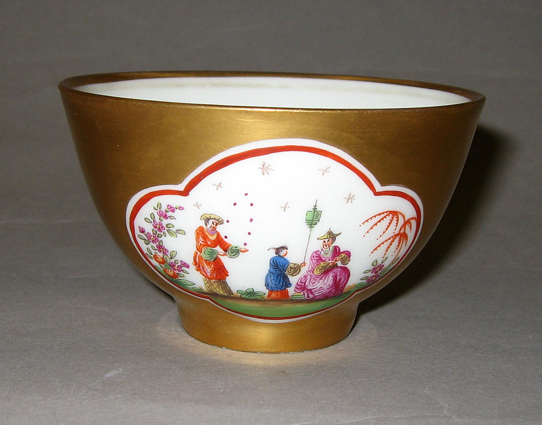 2001.0003.010.002 A Teabowl