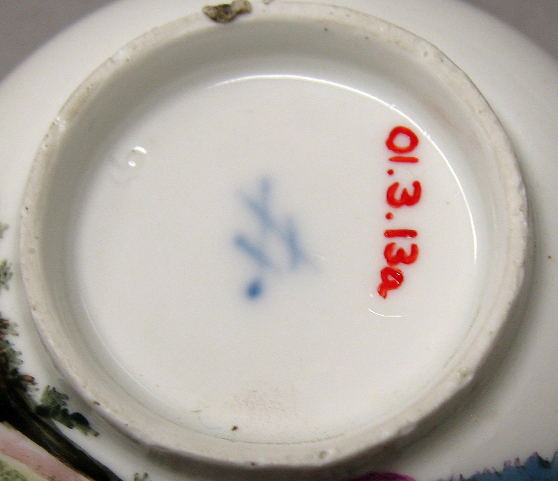 2001.0003.013 A Teacup (mark)
