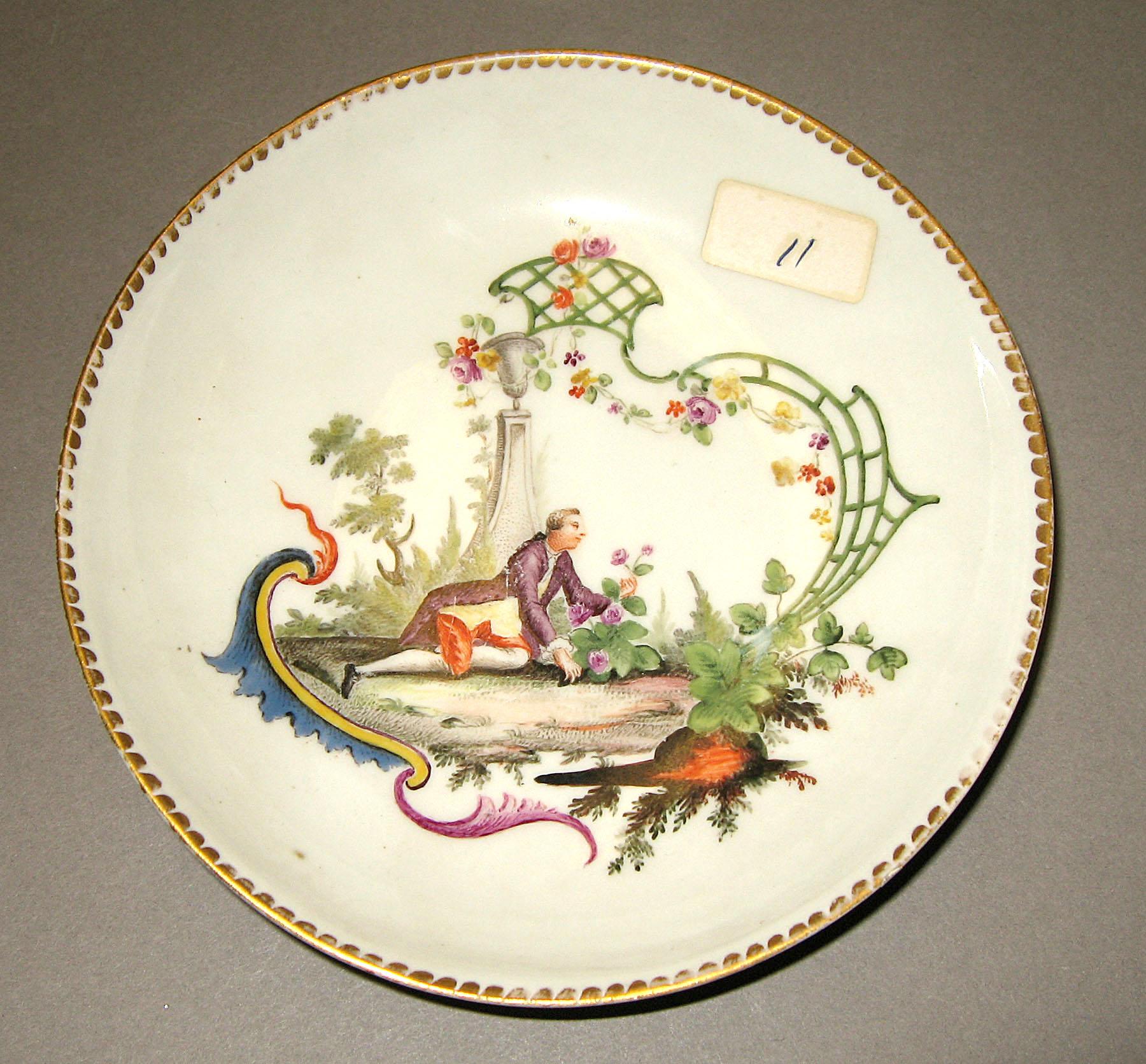 2001.0003.013 B Saucer