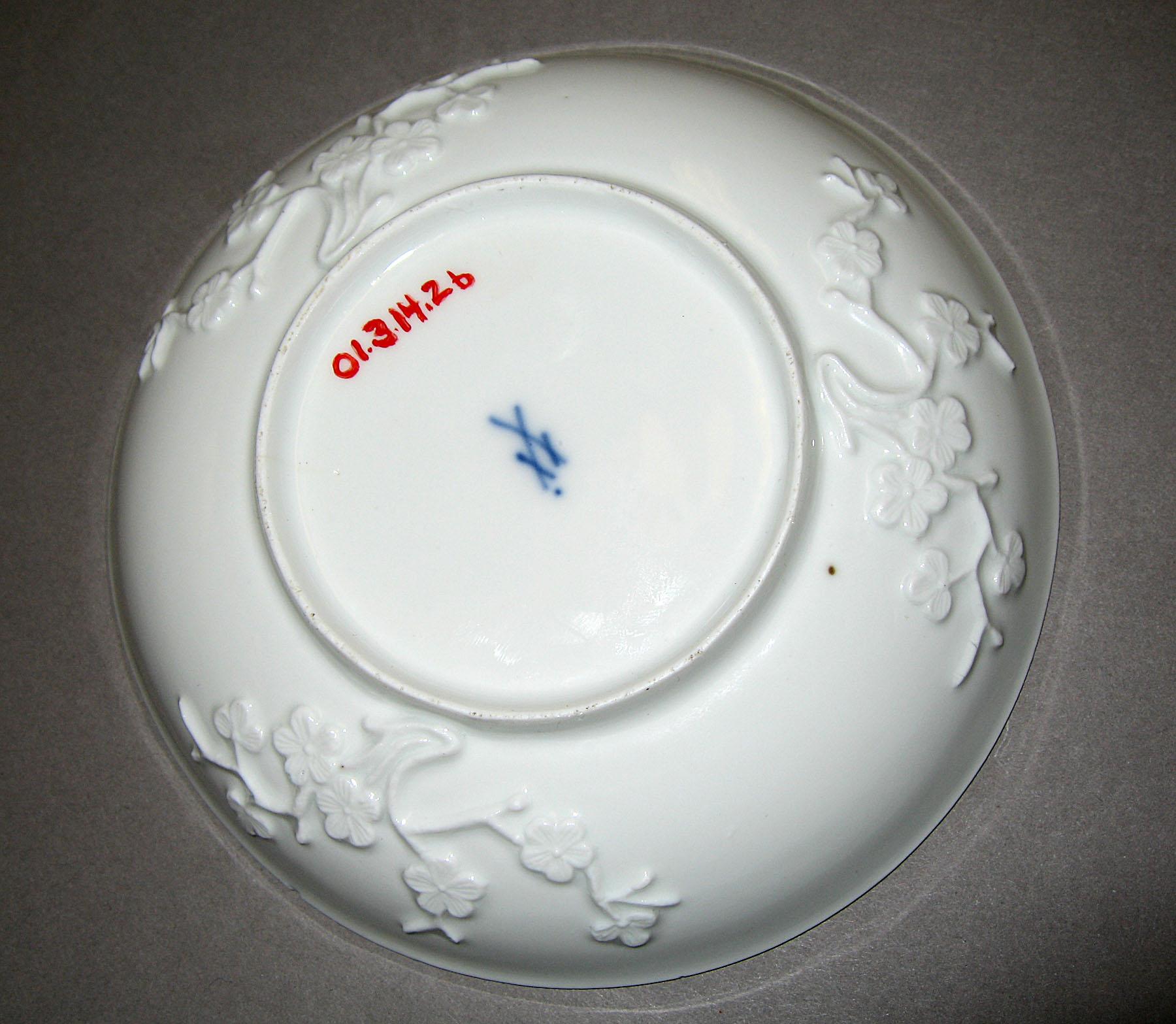 2001.0003.014.002 B Saucer (mark)