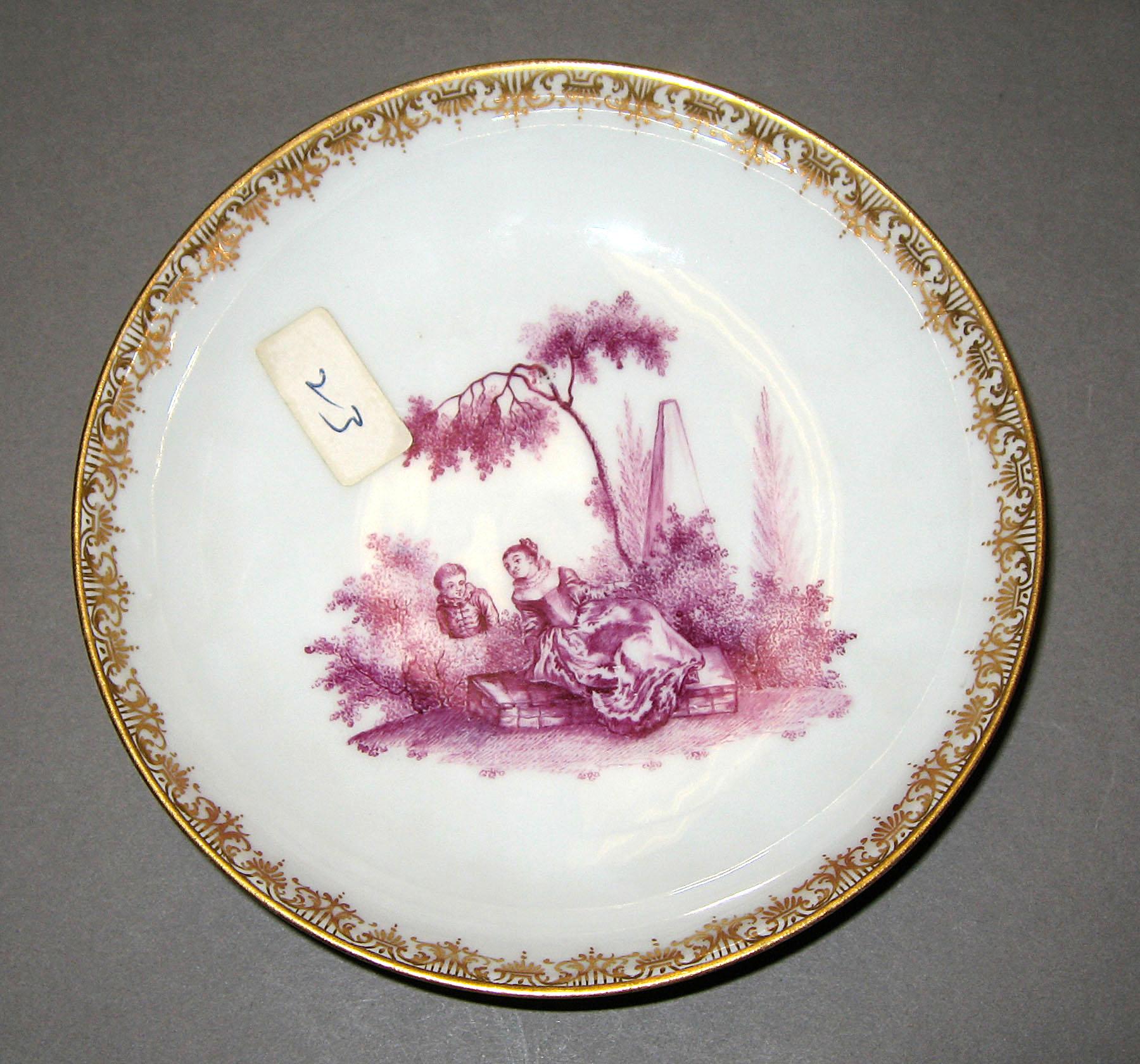 2001.0003.015 B Saucer