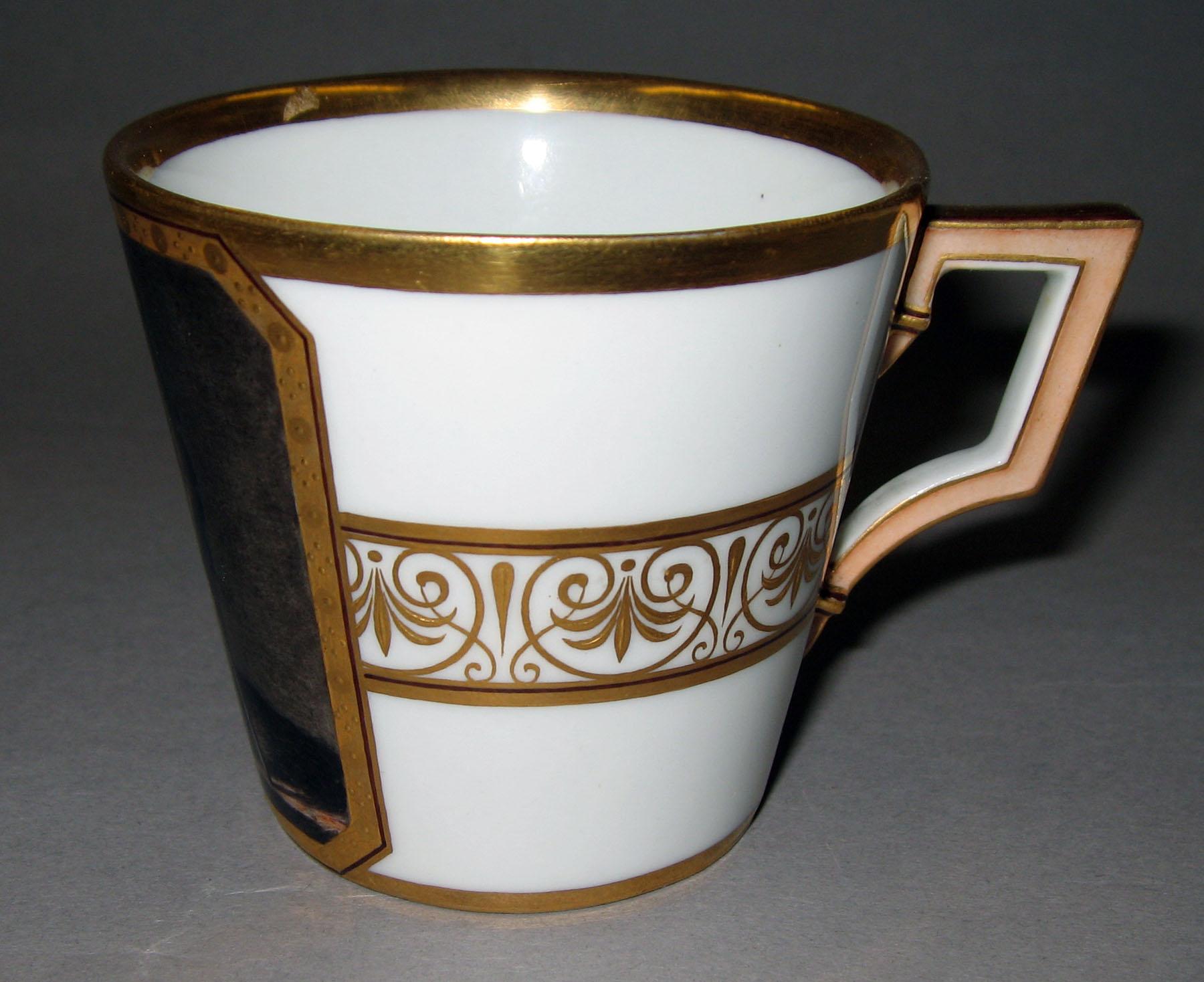 2001.0003.019.004 A Cup (side)