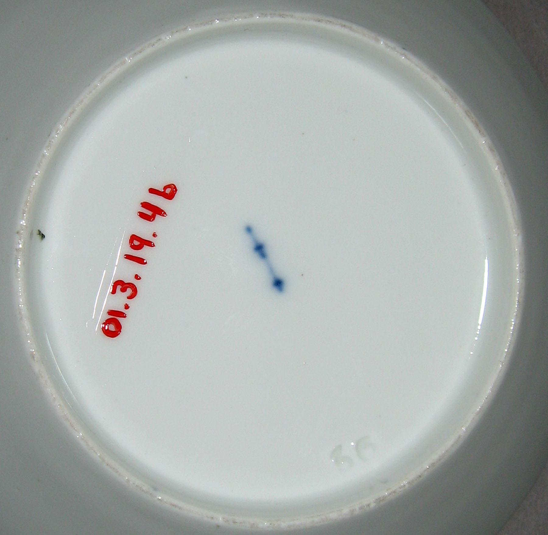 2001.0003.019.004 B Saucer (mark)