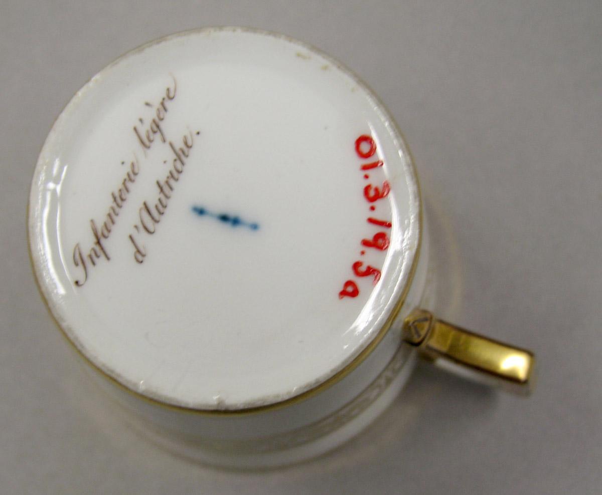 2001.0003.019.005 A Coffee cup (mark)