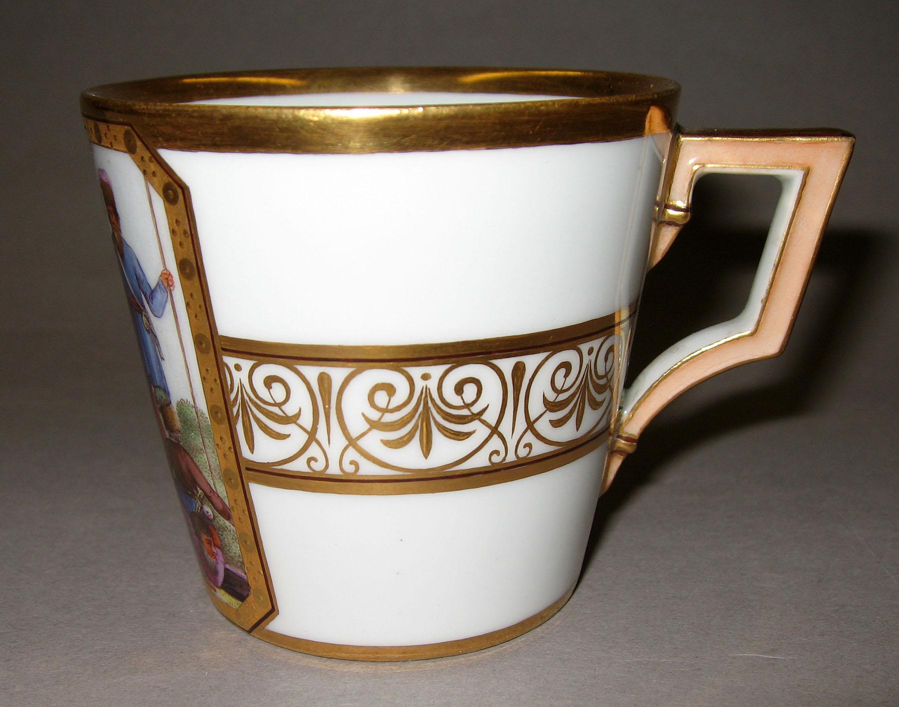 2001.0003.019.008 A Coffee cup (side)