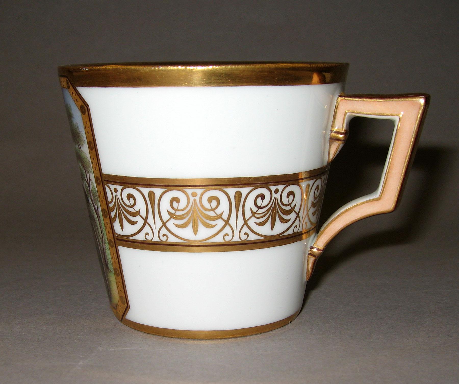 2001.0003.019.009 A Coffee cup (side)