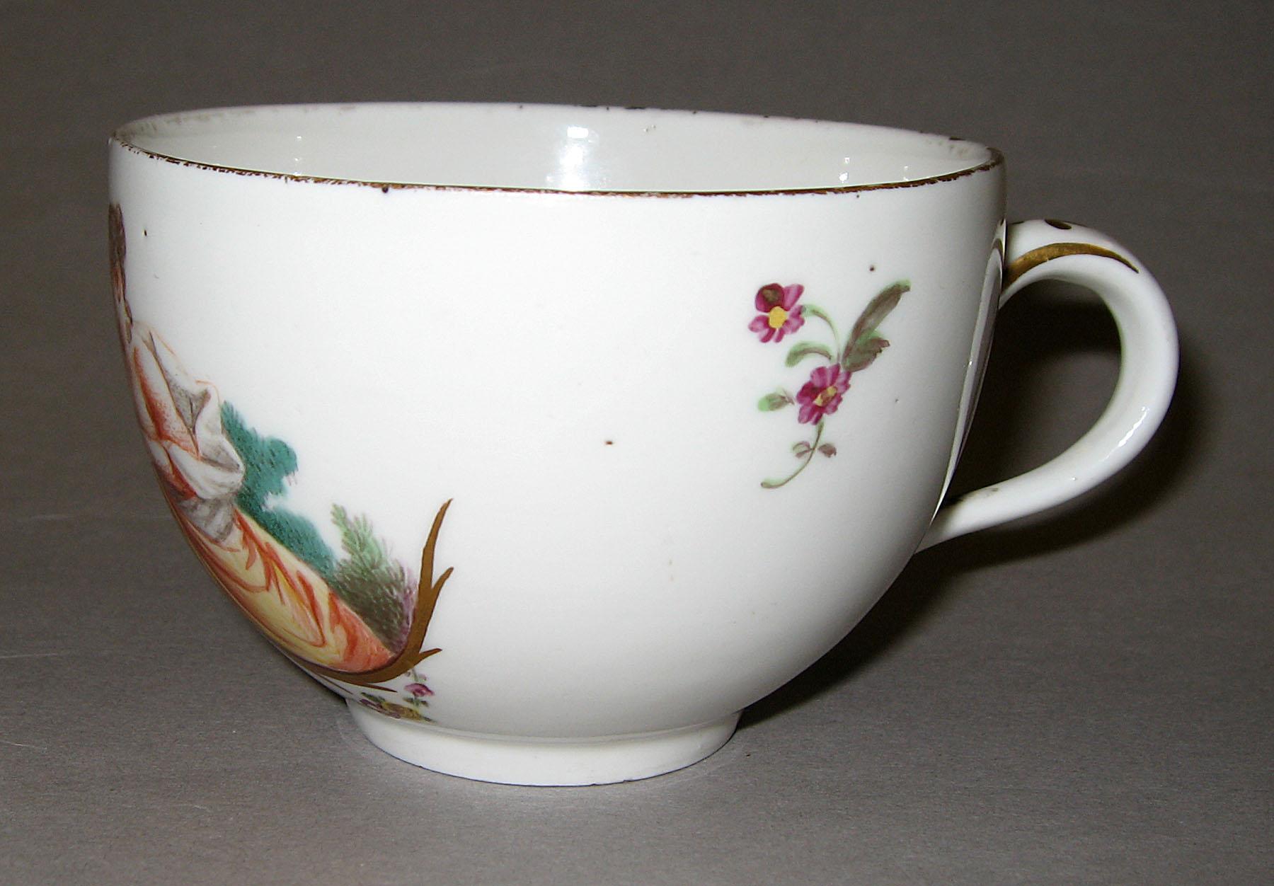 2001.0003.020 A Cup (side)