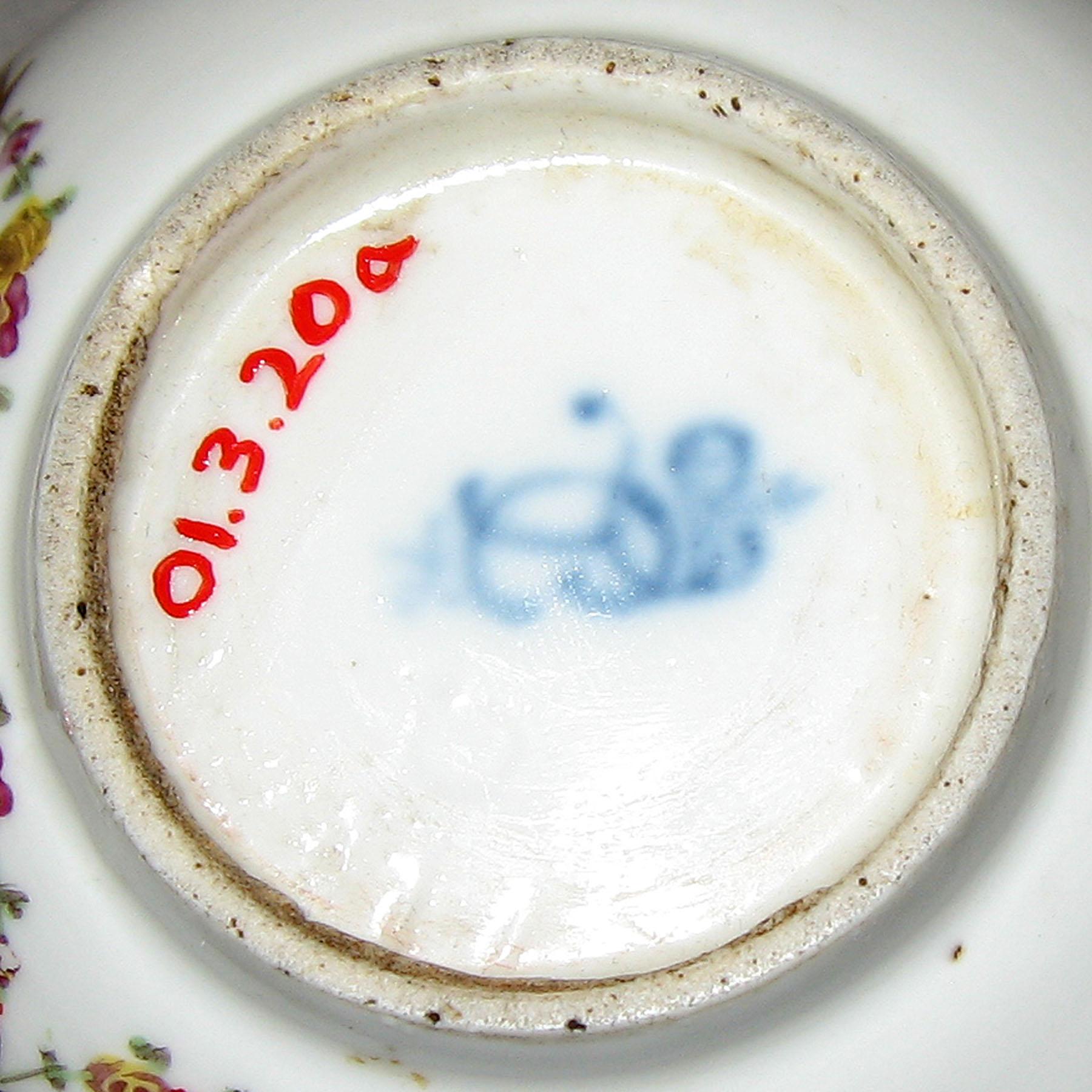 2001.0003.020 A Cup (mark)