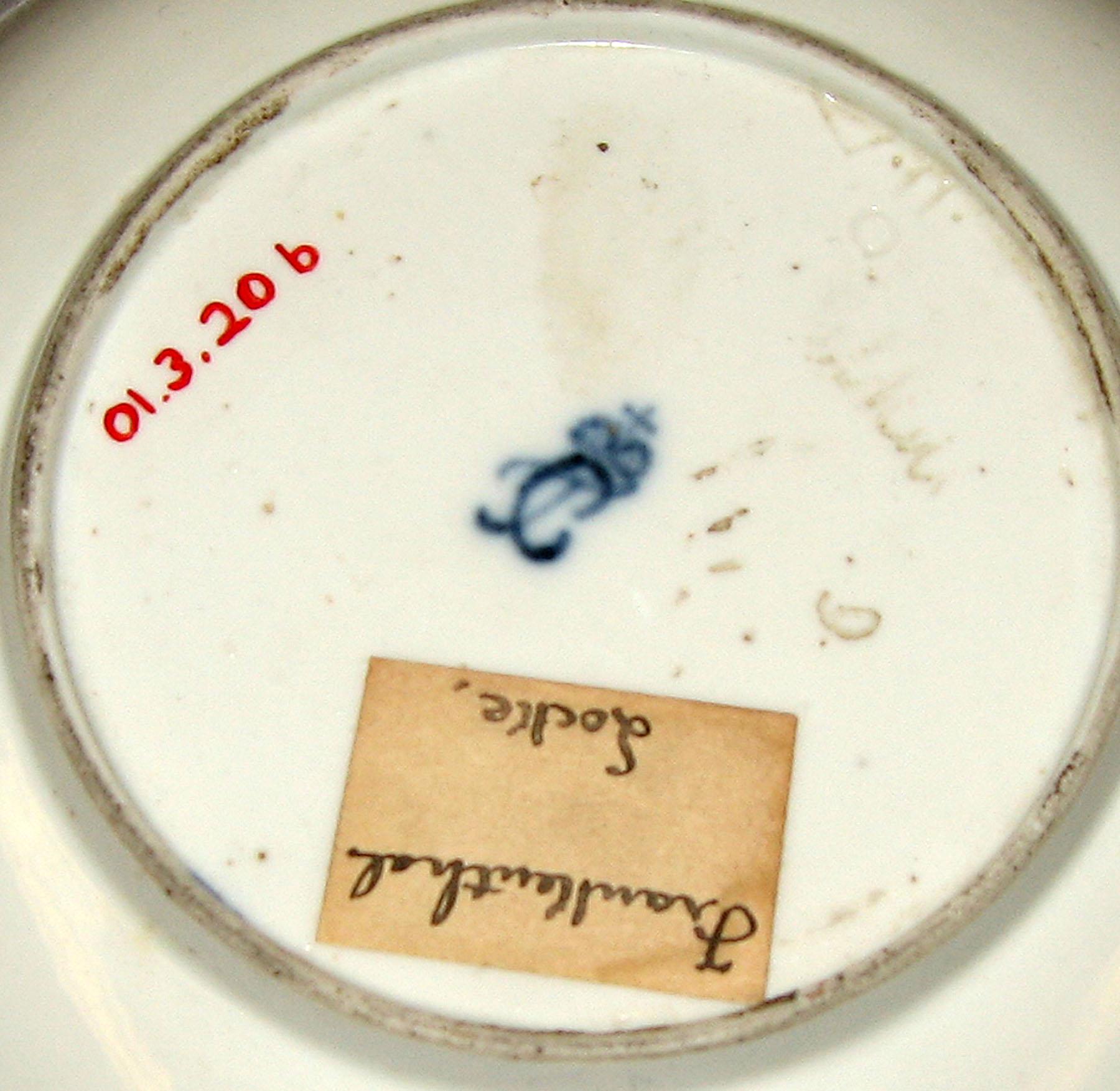2001.0003.020 B Saucer (mark)