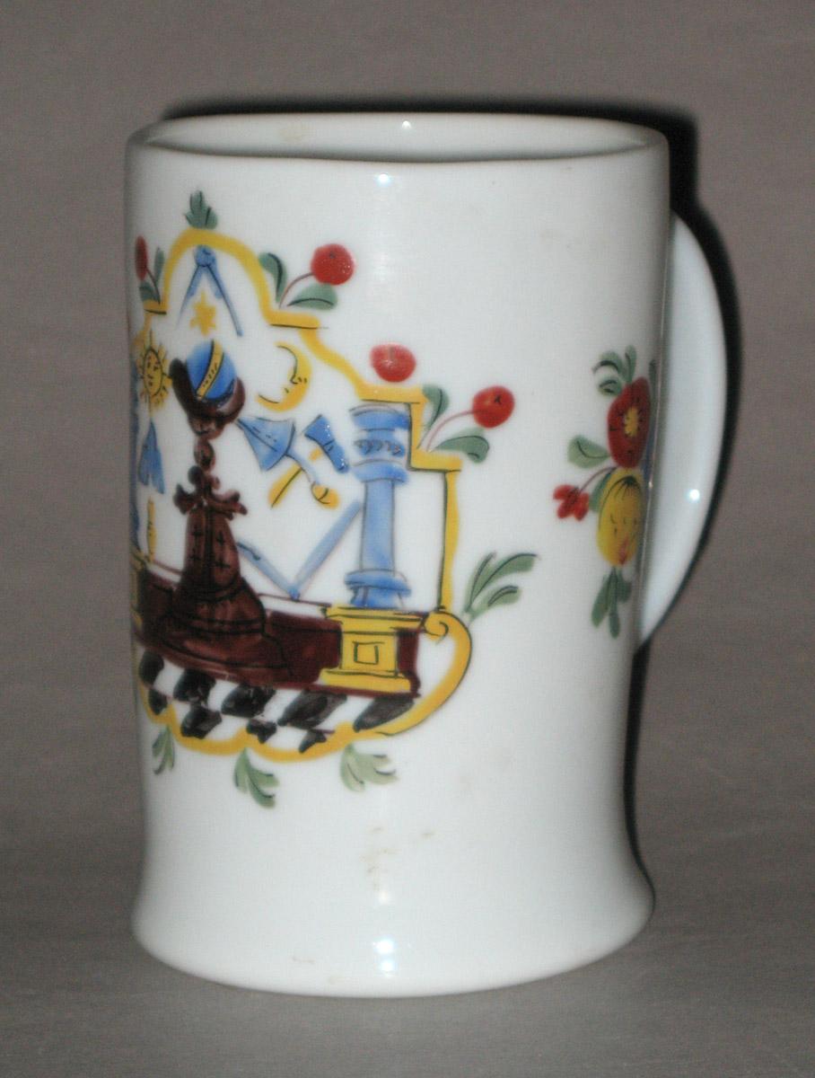 2001.0003.023 Glass mug