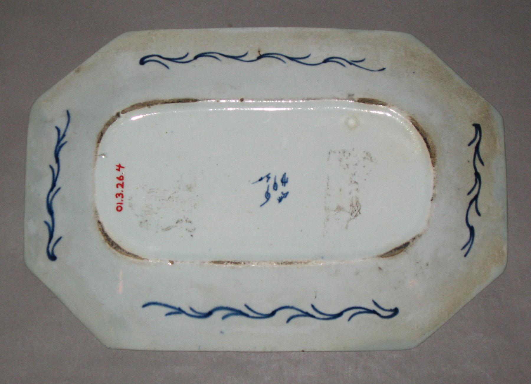 2001.0003.026.004 Bow porcelain dish (back)
