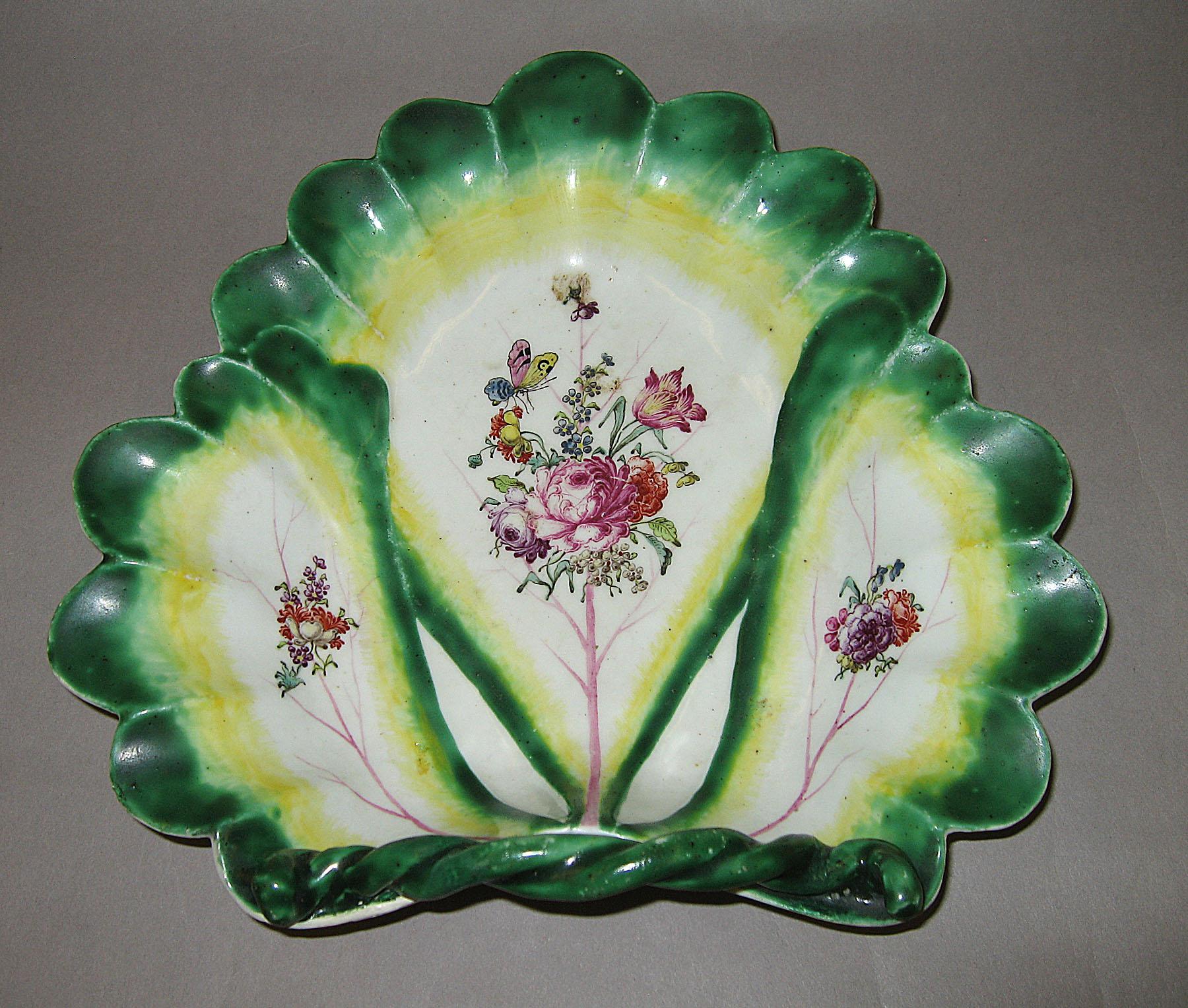 2001.0003.029 Leaf dish