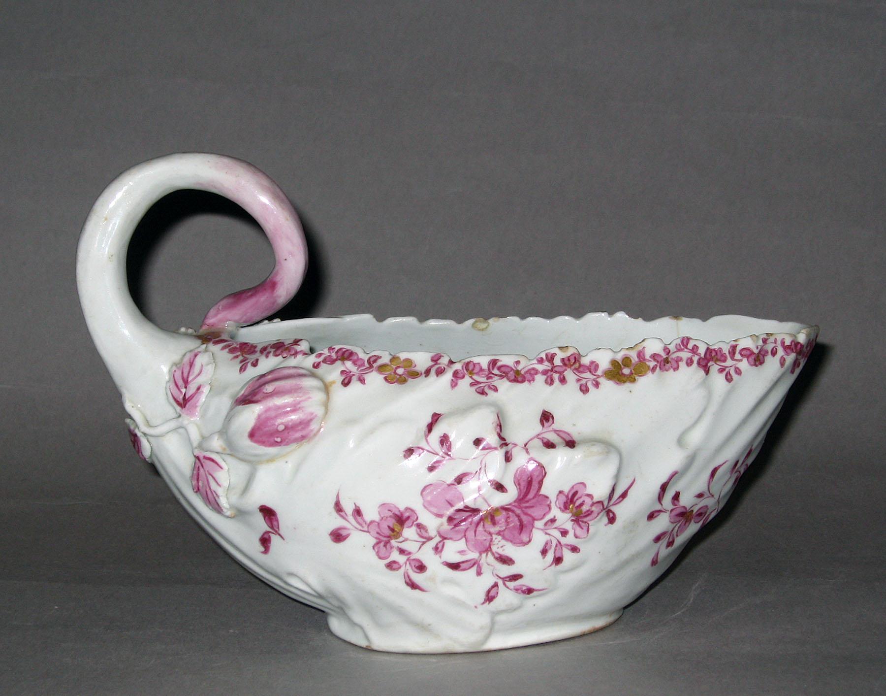 2001.0003.035 Soft-paste porcelain sauceboat (side 2)