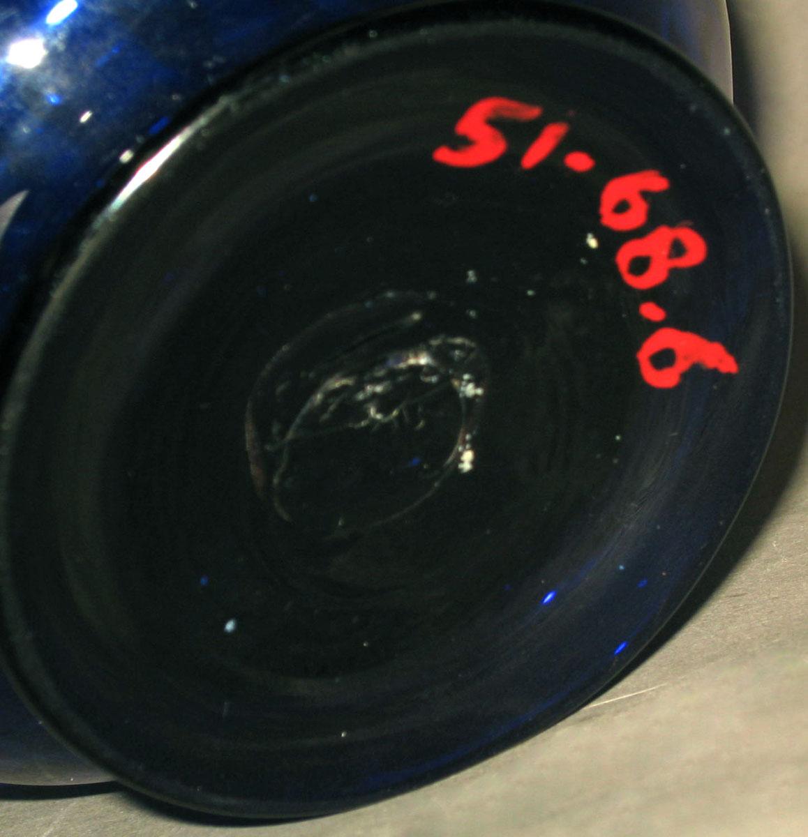 1951.0068.006 A Glass sugar bowl (underside)
