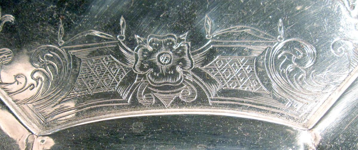1953.0002 Silver Salver detail decoration 2