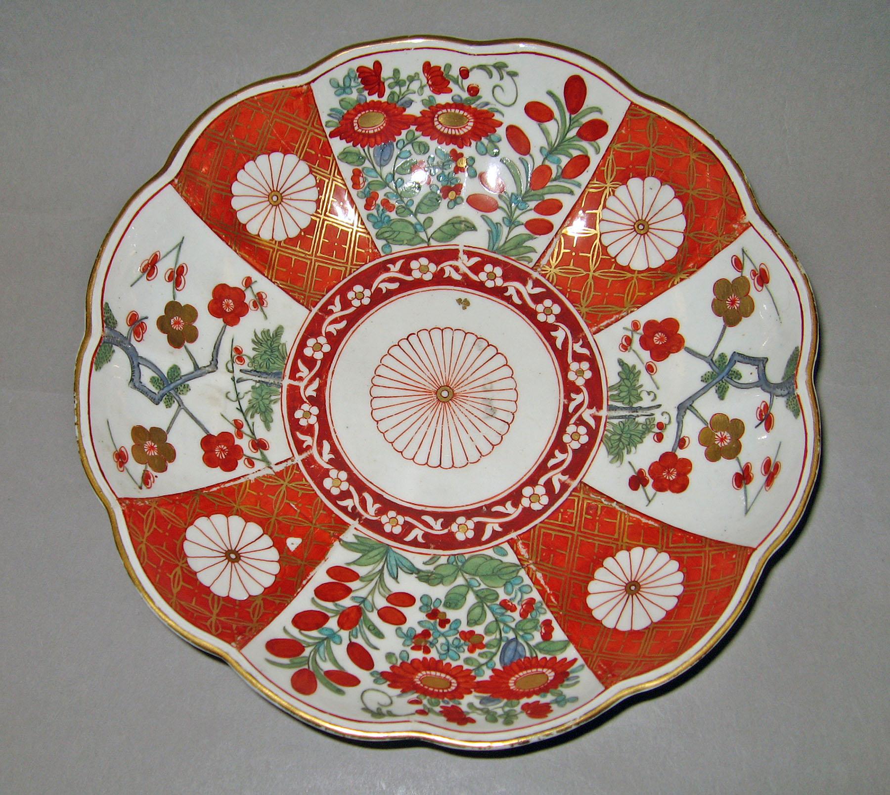 2001.0003.038 Soft-paste porcelain dish