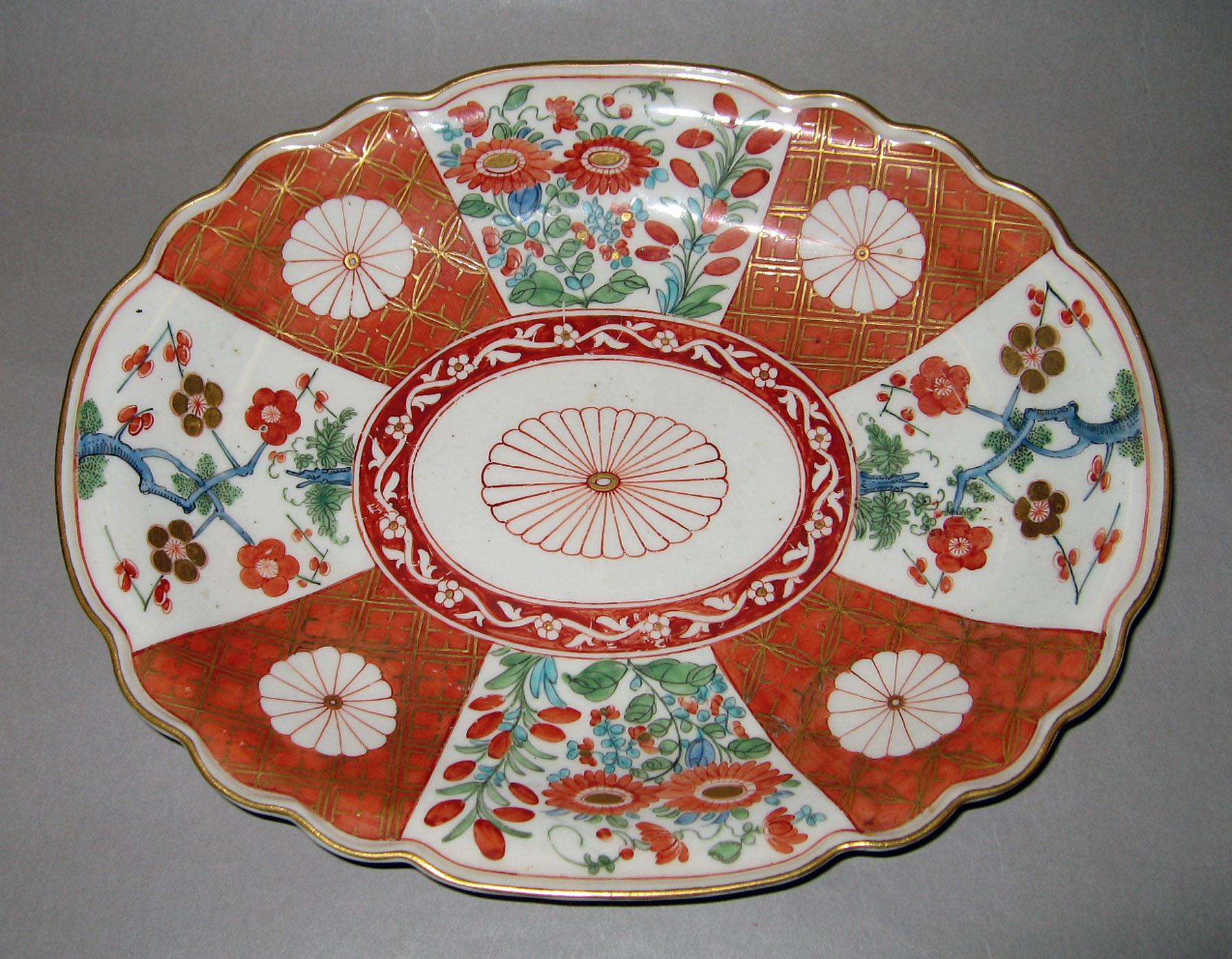 2001.0003.039 Soft-paste porcelain dish