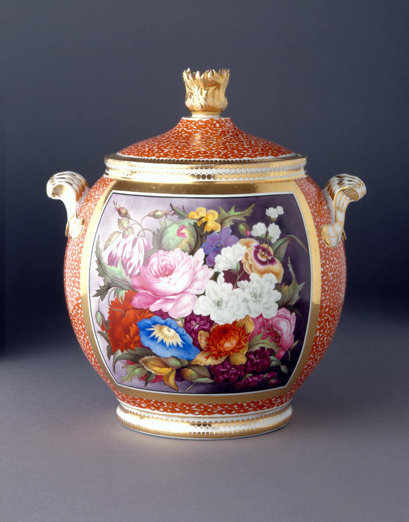 2001.0003.040 A, B Chamberlain porcelain covered jar