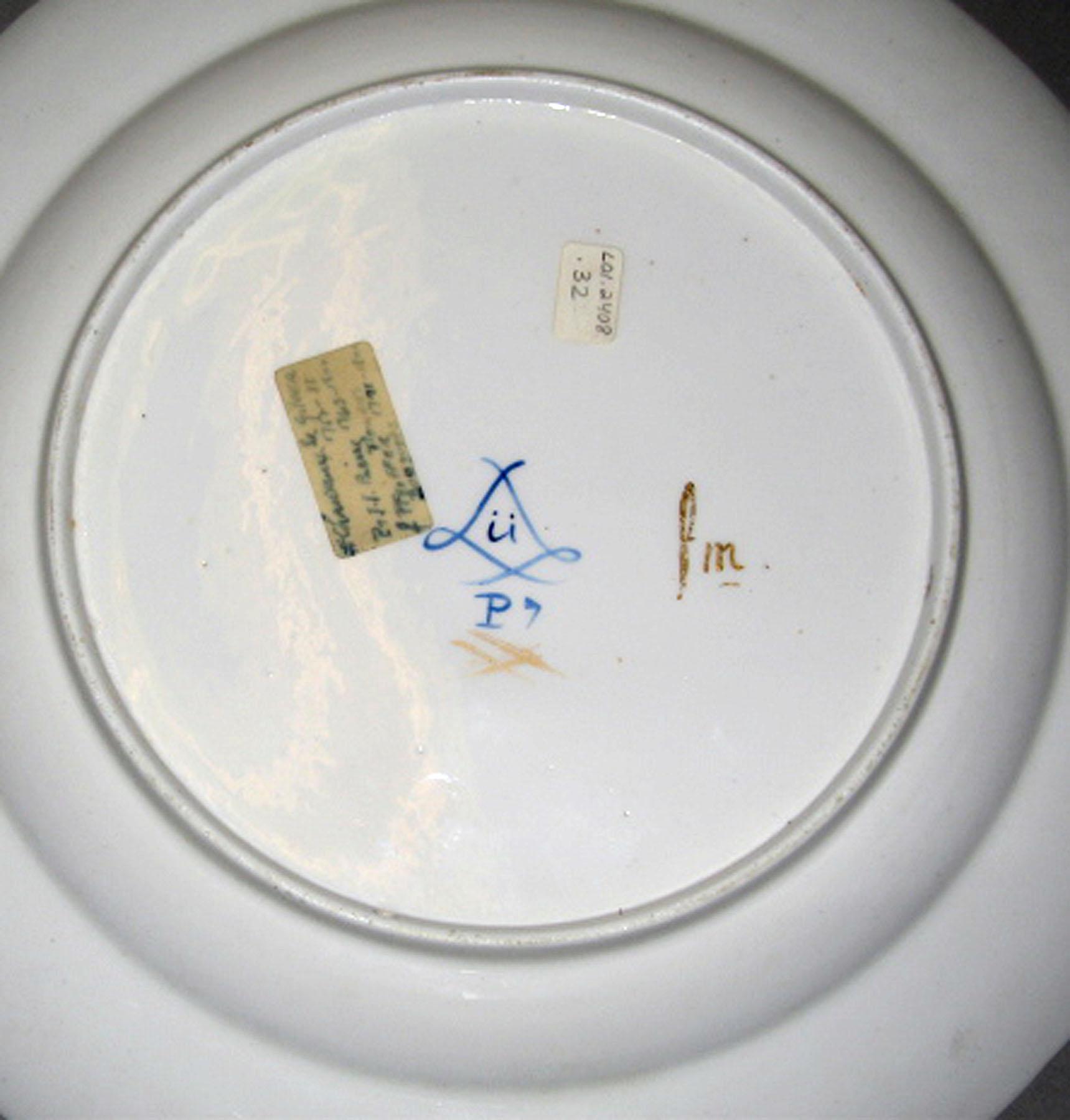 2001.0003.049 Porcelain plate (underside)
