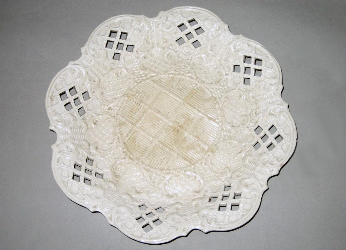1958.0866 Dish