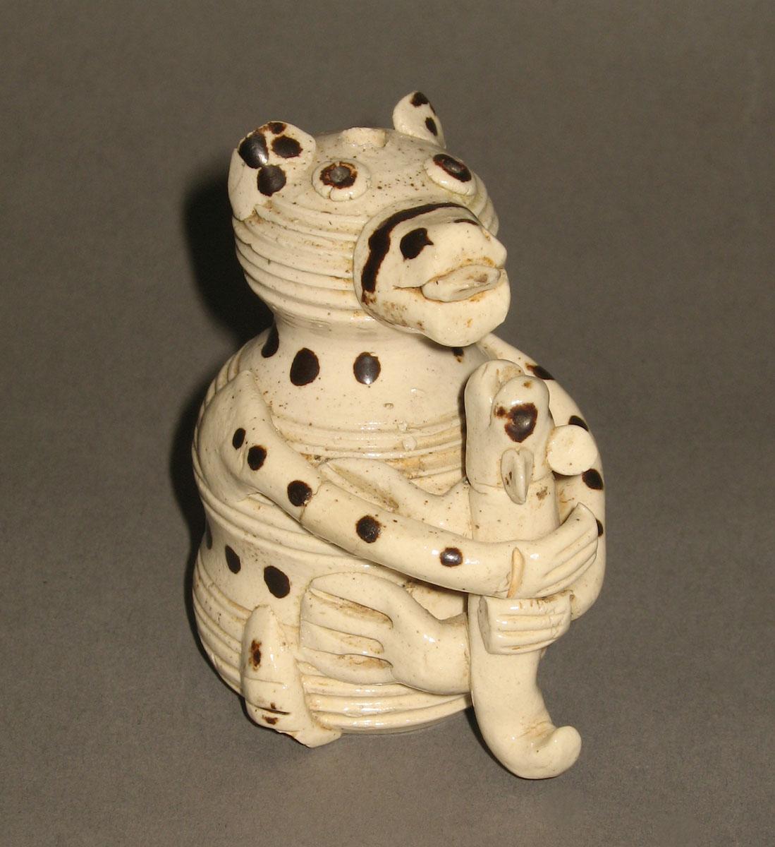 2001.0012.001 Stoneware bear