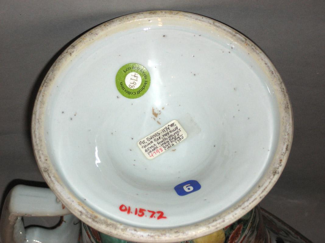 2001.0015.002 Jug underside