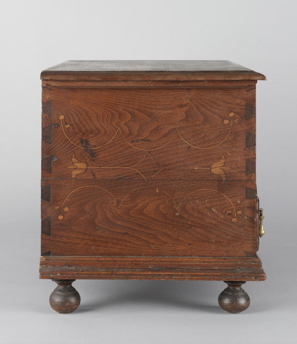 2001.0019 Chest (view 3)