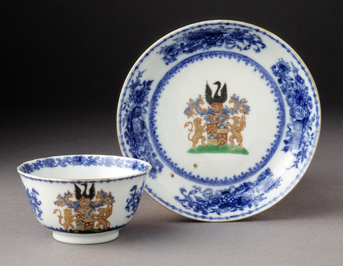 2001.0020.008 A, B Teabowl and Saucer