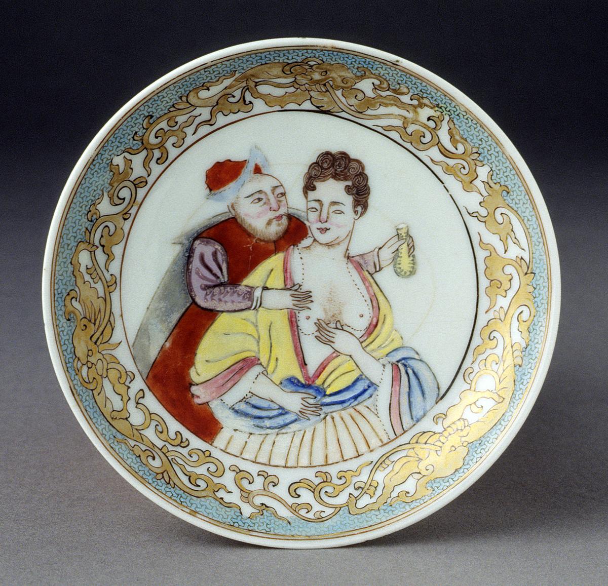 2001.0020.010 Saucer