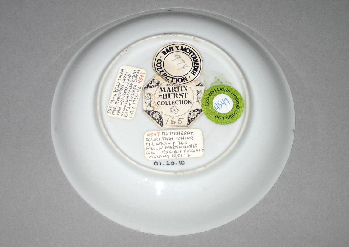 2001.0020.010 Saucer underside