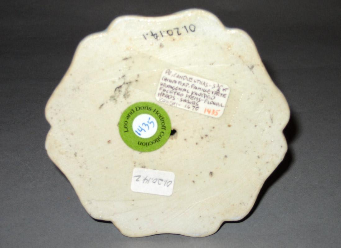 2001.0020.014.001 Candlestick underside