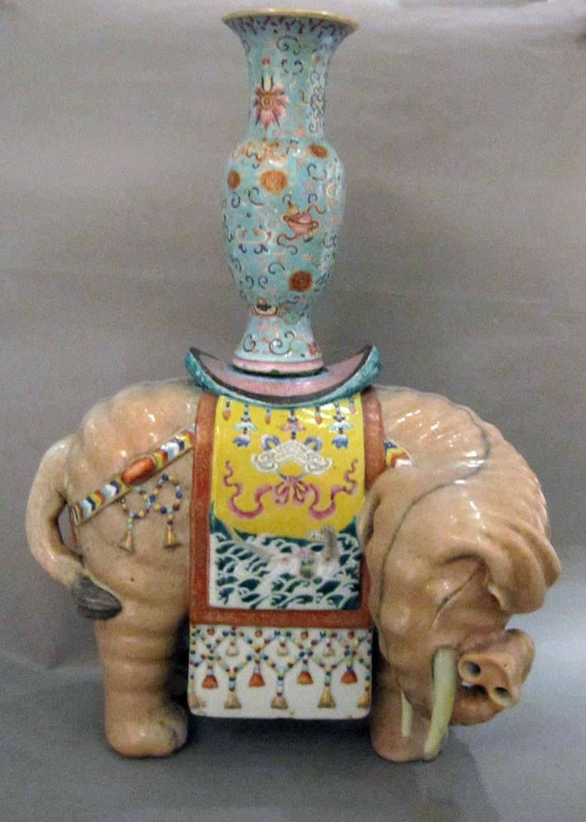 2001.0020.016.001 A,B Porcelain figure