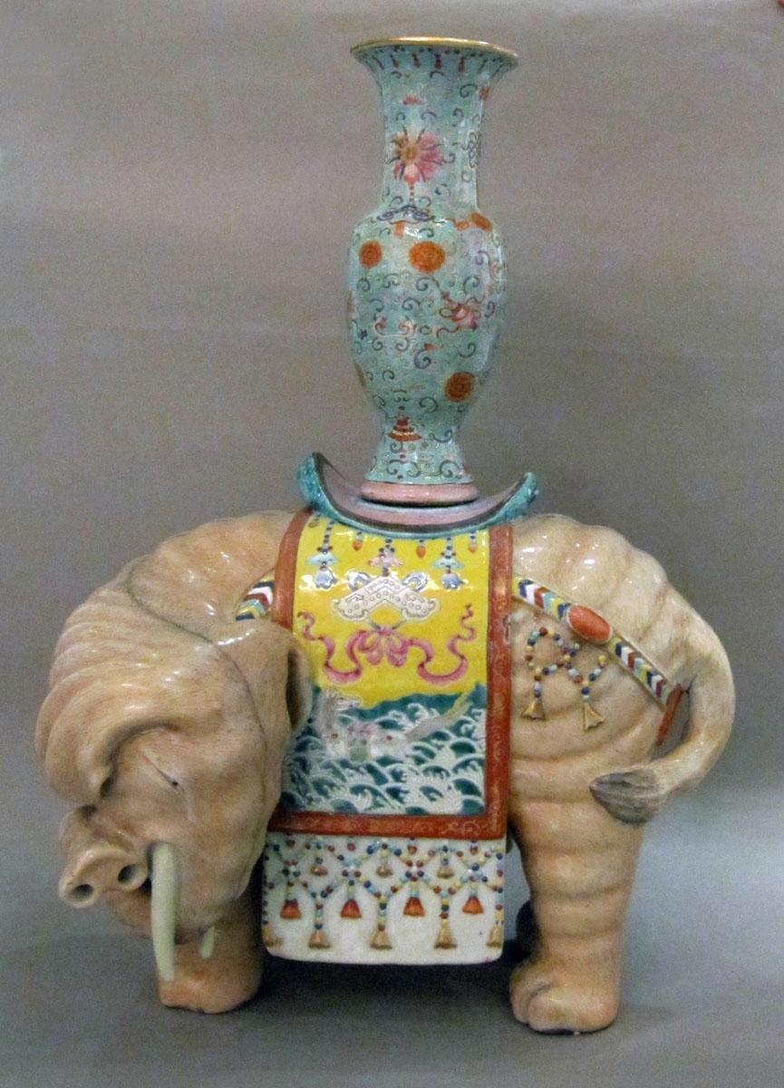2001.0020.016.002 A,B Porcelain figure