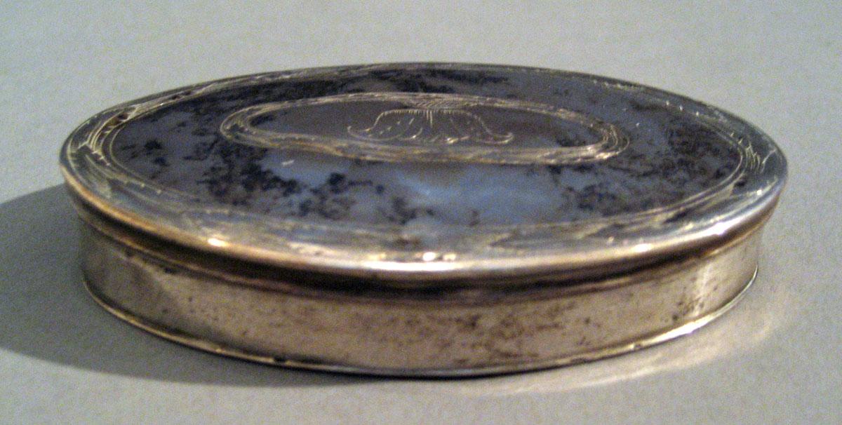 2001.0023 Silver Snuff Box front